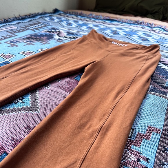 Wolven Flares in Tumeric (M) - Picture 7 of 9